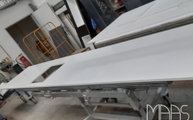 Produktion - Iconic White Silestone Arbeitsplatte mit Unterbauausschnitt