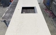 Produktion - Danae Dekton Arbeitsplatte mit Ausschnitten