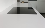 Die strahlend Weisse Silestone Arbeitsplatte Iconic White