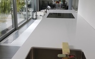 Montage in Erlangen: Silestone Arbeitsplatte Iconic White