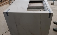 Produktion - Rem Dekton Arbeitsplatte und Seitenwange