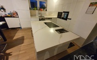 Montage in Essen der Calacatta Oro Venato Laminam Arbeitsplatten