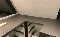 Silestone Arbeitsplatte Marengo mit polierten Oberflächen und Gehrungsschürzen in 5 cm