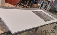 Produktion - Iconic White Silestone Arbeitsplatte mit Ausschnitt