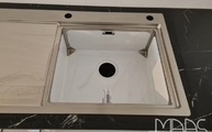 Edelstahlspüle in der Elegant Black Marazzi Arbeitsplatte