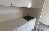 IKEA Küche mit 4001 Fresh Concrete Caesarstone Rückwänden