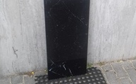 Lieferung in Frankfurt am Main der Nero Marquina Marmorplatte 