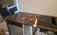 Rosso Levanto Marmor Arbeitsplatte mit Ceranfeld