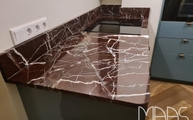 Rosso Levanto Marmor Arbeitsplatte und Wischleisten