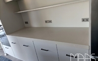 Küchenzeile in Freibrug im Breisgau mit Desert Silver Silestone Arbeitsplatte