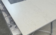 Produktion - Danae Dekton Arbeitsplatte mit Ausschnitt