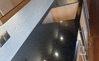 Küchenzeile in Gera mit Star Galaxy Granit Arbeitsplatten