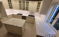 Montage der Silestone Arbeitsplatten Eternal Calacatta Gold in Germering