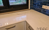 Küche in Gerolstein mit 1680 Alaska White CTX-BasicQuarz Arbeitsplatten