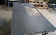 Produktion - Ausschnitt in der Aged Dark Porcelanosa Arbeitsplatte