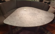 Montage der Marmor Tischplatte Bianco Carrara in Göppingen