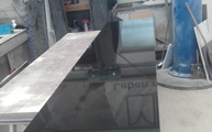 Produktion - Polierte Devil Black Granit Arbeitsplatten