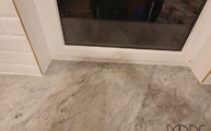 Bianco Carrara CD Marmor Arbeitsplatte mit Ausklinkungen für das Fenster