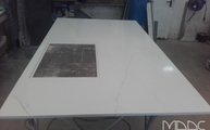 Produktion - Ethereal Glow Silestone Arbeitsplatte mit Ausschnitt