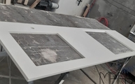 Produktion -  Ausschnitte in der 4600 Royal Snow Caesarstone Arbeitsplatte