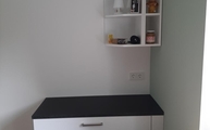 Sideboard mit Nero Assoluto Zimbabwe Granit Arbeitsplatte