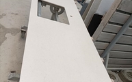 Produktion - Ausschnitt in der Trani Ivory CTX - Basic Keramik Arbeitsplatte