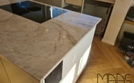 Taj Mahal Granit Arbeitsplatte mit Ceranfeld