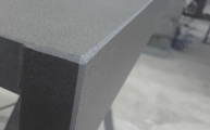 Produktion - Auf Gehrung verklebte Schürze und Barro Neolith Arbeitsplatte