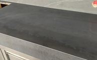Außenküche in Hilden mit Metal Dark Infinity Arbeitsplatte