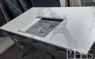 Produktion - Ausschnitt in der Classic Statuario Infinity Arbeitsplatte