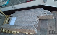 Granit Treppen, Sockelleisten, Fliesen und Randbänder Rosa Porrino M