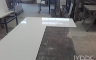 Produktion - Absolute Blanc Compac Arbeitsplatten