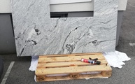 Lieferung der Granit Arbeitsplatte Viscont White in Innsbruck