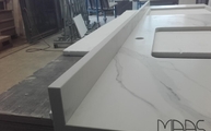 Produktion - Calacatta Oro Infinity Arbeitsplatte und Wischleiste