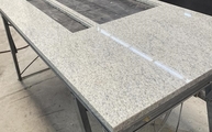 Produktion - Granit Arbeitsplatte Imperial White Venato mit Ausschnitt