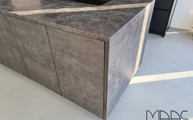 Montage der Iron Grey Neolith Arbeitsplatte in Kelmis