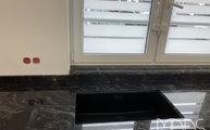 Black Forest Granit Arbeitsplatte mit Unterbauspüle
