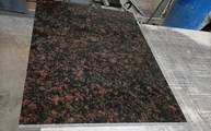 Produktion - Tan Brown Granit Arbeitsplatte mit polierter Oberfläche