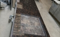 Produktion - Tan Brown Granit Arbeitsplatte mit Ausschnitt