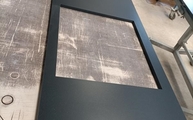Produktion - Ausschnitt in der  Negro Tebas Silestone Arbeitsplatte