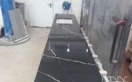 Produktion - 203T Nero Marquina CTX-BasicQuarz Arbeitsplatte mit Ausschnitt