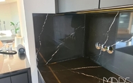 203T Nero Marquina CTX-BasicQuarz Arbeitsplatten und Rückwänden in Koblenz montiert