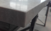 Produktion - Satinierte Oberflächen der Mamor Fensterbänke Botticino Semi Classico