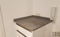 4033 Rugged Concrete Caesarstone Arbeitsplatte und Wischleisten