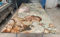 Produktion -  Atlas Granit Arbeitsplatte mit Ausschnitt