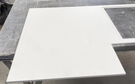 Produktion - Absolute Blanc Compac Arbeitsplatte mit Ausklinkung