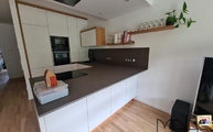 Montage in Köln der Barro Neolith Arbeitsplatten und Rückwand