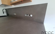 Barro Neolith Rückwand mit Steckdosenbohrungen