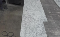 Produktion - Ausklinkung in der Marmor Fensterbank Bianco Carrara C