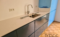 Küchenzeile mit Silestone Arbeitsplatte Blanco Maple
